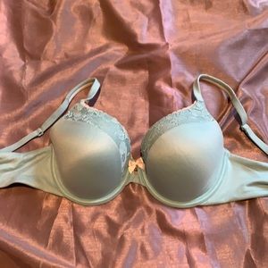 Victoria’s Secret Body By Victoria 34D
